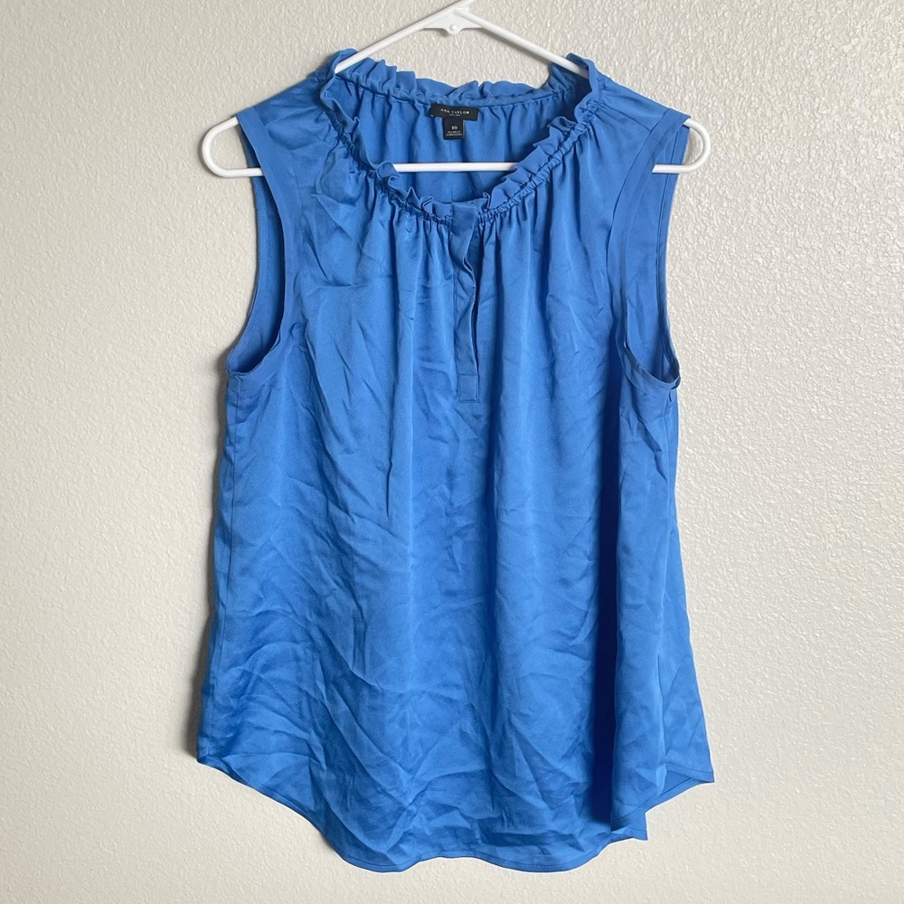 ANN Taylor Beautiful Blue Blouse Tank